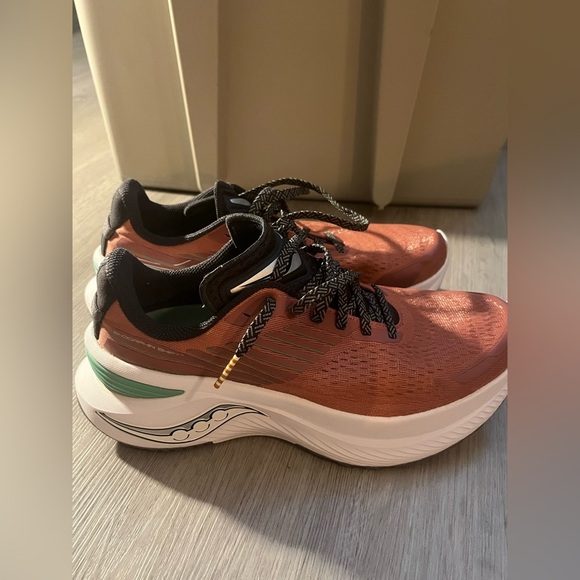 Saucony Endorphin Shift 3 - Picture 8 of 10